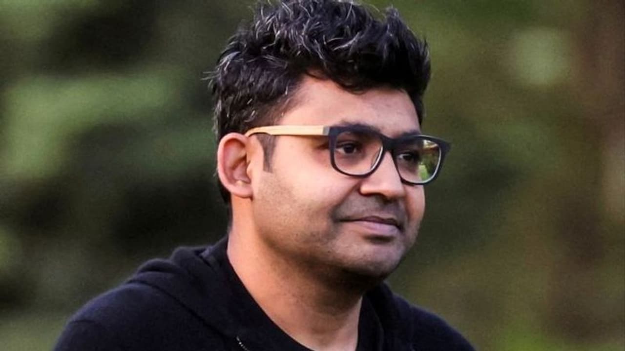 வேலைக்கு சேரும் போதே ரூ.100 கோடி சம்பளம்.. ஐஐடி பட்டதாரின்னா சும்மாவா! இவர் யாருன்னு தெரியுமா? வேலைக்கு சேரும் போதே ரூ.100 கோடி சம்பளம்.. ஐஐடி பட்டதாரின்னா சும்மாவா! இவர் யாருன்னு தெரியுமா?