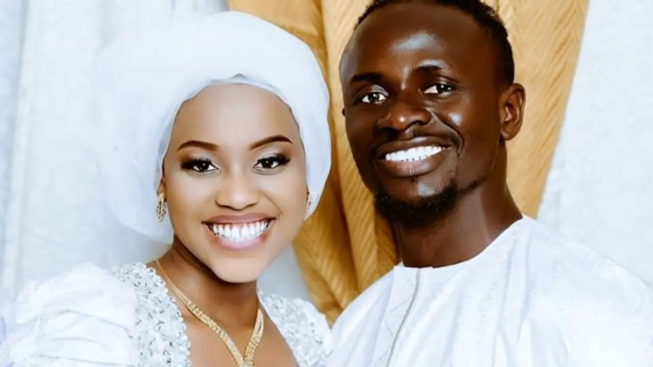 Memes trolling Sadio Mane explode after ex Liverpool star marries 19 year old girlfriend in native Senegal Memes trolling Sadio Mane explode after ex Liverpool star marries 19 year old girlfriend in native Senegal