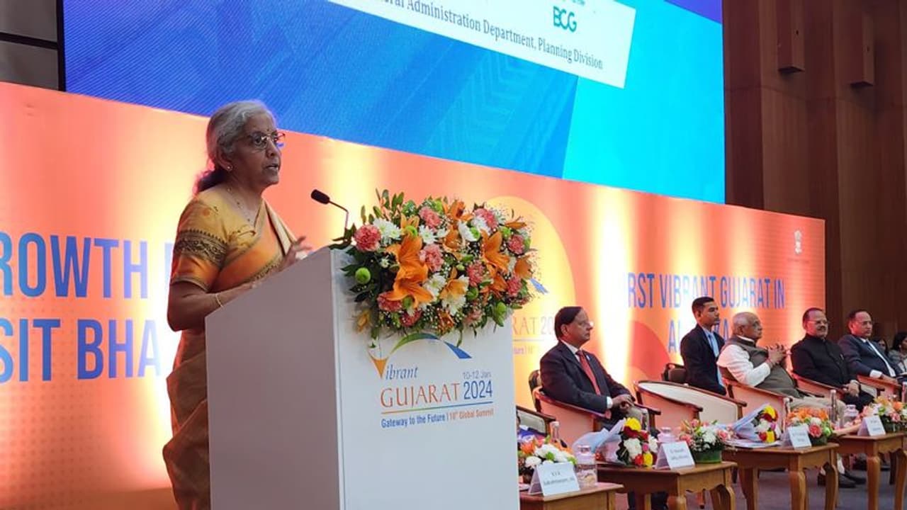 2027 28 నాటికి ప్రపంచంలో మూడో అతిపెద్ద ఆర్థిక వ్యవస్థగా భారత్ నిర్మలా సీతారామన్ 