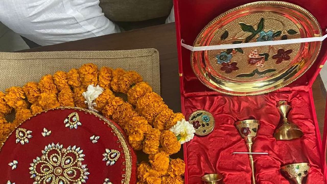 அயோத்தி செல்லும் 11,000 பேருக்கு இரண்டு கிஃப்ட் பாக்ஸ்! உள்ளே என்னென்ன இருக்கும்?