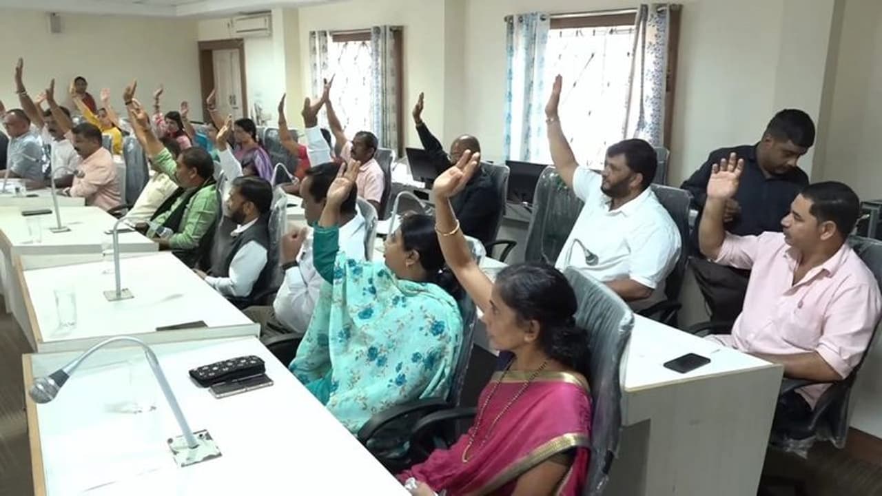 ಪ್ರತಿ ಕೆಲಸಕ್ಕೂ ಸಲ್ಲದ ನಿಯಮದಿಂದ ಹೈರಾಣಾದ ಮಡಿಕೇರಿ ನಗರದ ಜನತೆ: ತಪ್ಪಿದ ಕೋಟ್ಯಂತರ ಆದಾಯ!