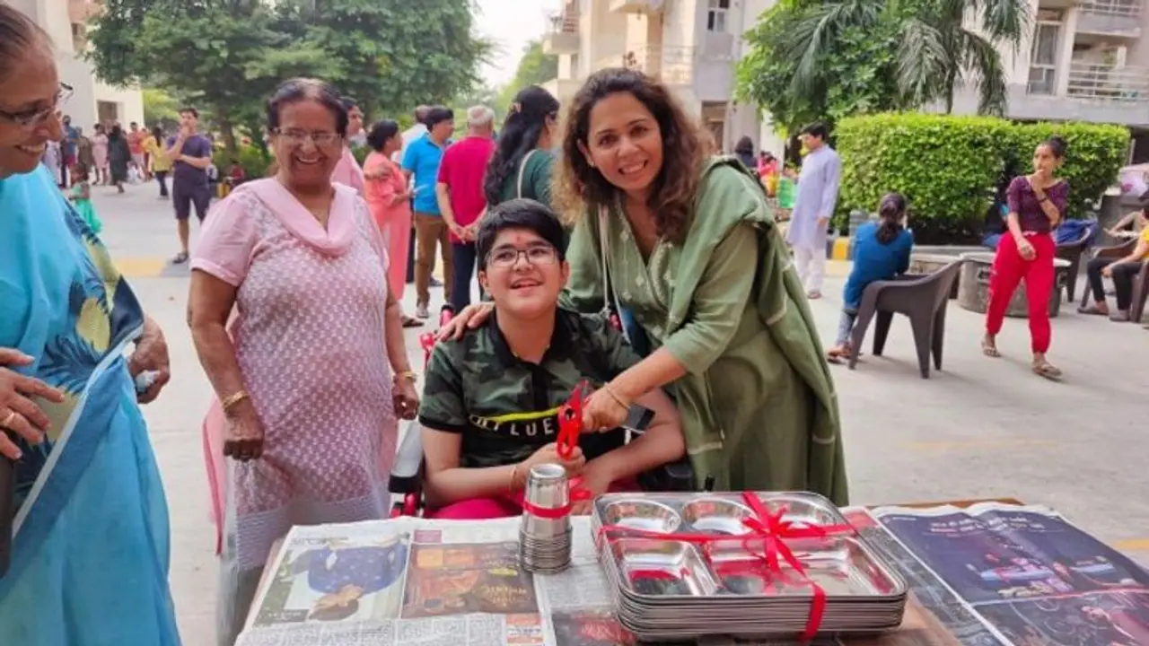 सड़क पर फैले डिस्पोजल ने दिया क्रॉकरी बैंक का आईडिया, हर इवेंट के लिए तूलिका देती हैं मुफ्त स्टील के बर्तन सड़क पर फैले डिस्पोजल ने दिया क्रॉकरी बैंक का आईडिया, हर इवेंट के लिए तूलिका देती हैं मुफ्त स्टील के बर्तन