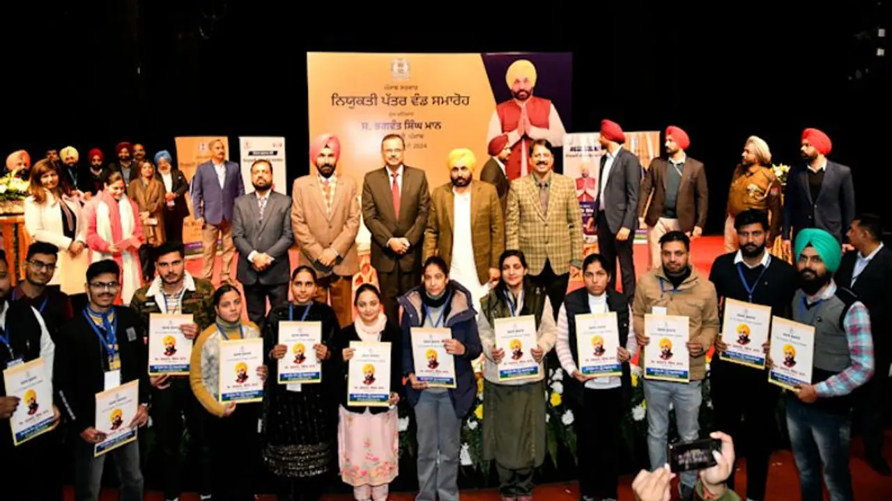 CM’s new year bonanza to youth, hands over appointment letter to 520 newly recruited clerks CM’s new year bonanza to youth, hands over appointment letter to 520 newly recruited clerks