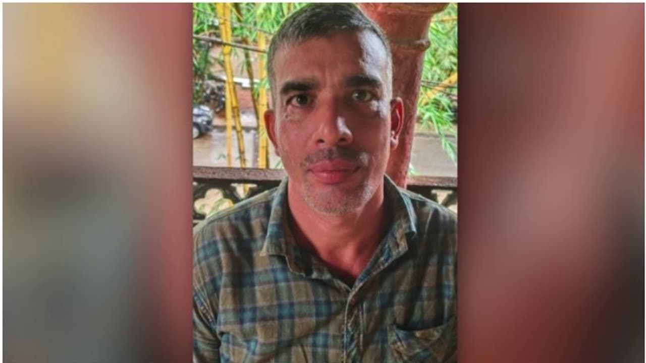 എറണാകുളത്ത് ബിരുദ വിദ്യാർത്ഥിനിയെ കഴുത്തറുത്ത് കൊലപ്പെടുത്തിയ കേസ്; പ്രതിക്ക് ഇരട്ട ജീവപര്യന്തം തടവ് എറണാകുളത്ത് ബിരുദ വിദ്യാർത്ഥിനിയെ കഴുത്തറുത്ത് കൊലപ്പെടുത്തിയ കേസ്; പ്രതിക്ക് ഇരട്ട ജീവപര്യന്തം തടവ്