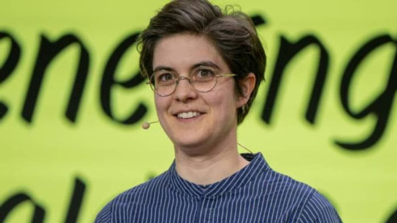 227 കോടിയുടെ സ്വത്ത് പാരമ്പര്യമായി കിട്ടി, തനിക്കത് വേണ്ട, ആവശ്യക്കാർക്ക് വിതരണം ചെയ്യുമെന്ന് 31 കാരി