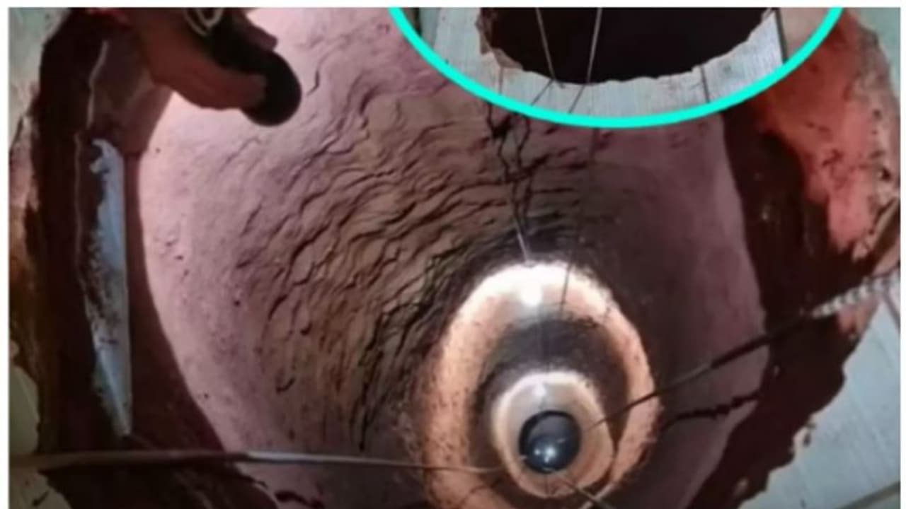 നിധി കണ്ടെത്താന്‍ വീട്ടിനുള്ളിൽ കുഴിച്ചത് 130 അടിയുള്ള ഗർത്തം; ഒടുവിൽ ആ കുഴിയിൽ വീണ് 71 കാരന് ദാരുണാന്ത്യം !