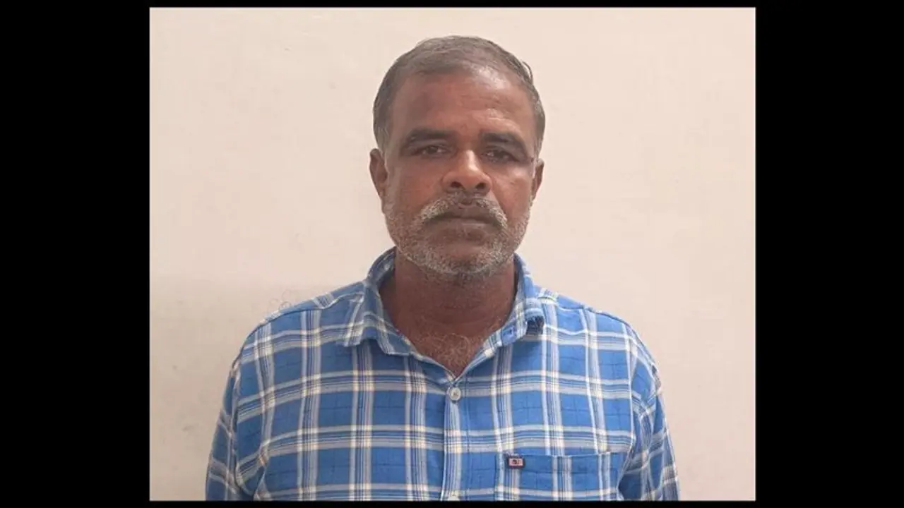 சிறுமியை மிரட்டி பாலியல் வன்கொடுமை வழக்கில் தலைமறைவாக இருந்தவர் அதிரடி கைது; திருப்பூர் போலீஸ் அதிரடி சிறுமியை மிரட்டி பாலியல் வன்கொடுமை வழக்கில் தலைமறைவாக இருந்தவர் அதிரடி கைது; திருப்பூர் போலீஸ் அதிரடி