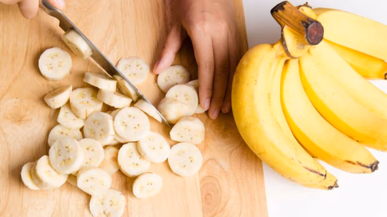 രാത്രി വാഴപ്പഴം കഴിക്കാറുണ്ടോ? എങ്കില്, ഉറപ്പായും നിങ്ങള് ഇതറിയണം... രാത്രി വാഴപ്പഴം കഴിക്കാറുണ്ടോ? എങ്കില്, ഉറപ്പായും നിങ്ങള് ഇതറിയണം...