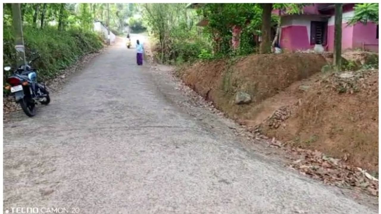 തലക്കടിച്ച് വീഴ്ത്തി കമ്മൽ കവർന്നെന്ന് പരാതി, ഒടുവില്‍ ട്വിസ്റ്റ്! വിദ്യാര്‍ത്ഥിനി പറഞ്ഞ കാരണങ്ങളിങ്ങനെ...