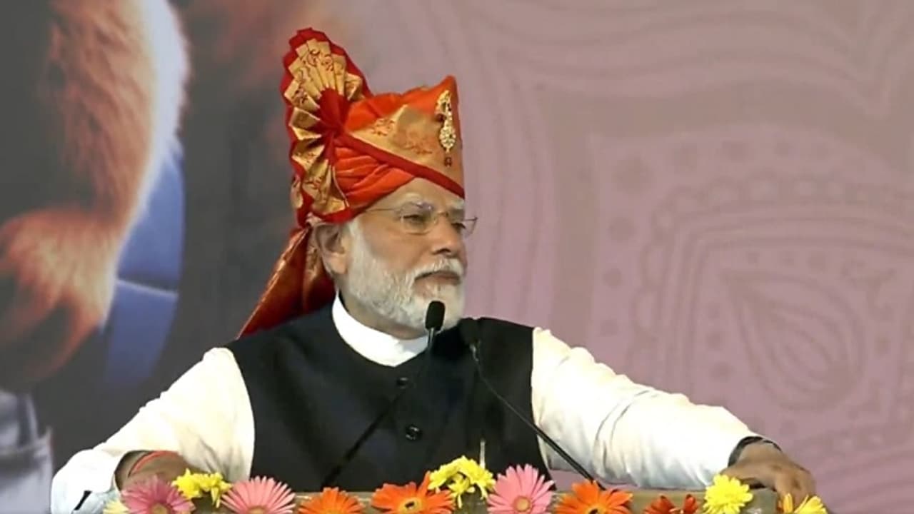 పదేళ్ల క్రితం మెగా కుంభకోణాలు, ఇప్పుడు మెగా ప్రాజెక్టులు అటల్ సేతు ప్రారంభం అనంతరం ప్రధాని మోడీ