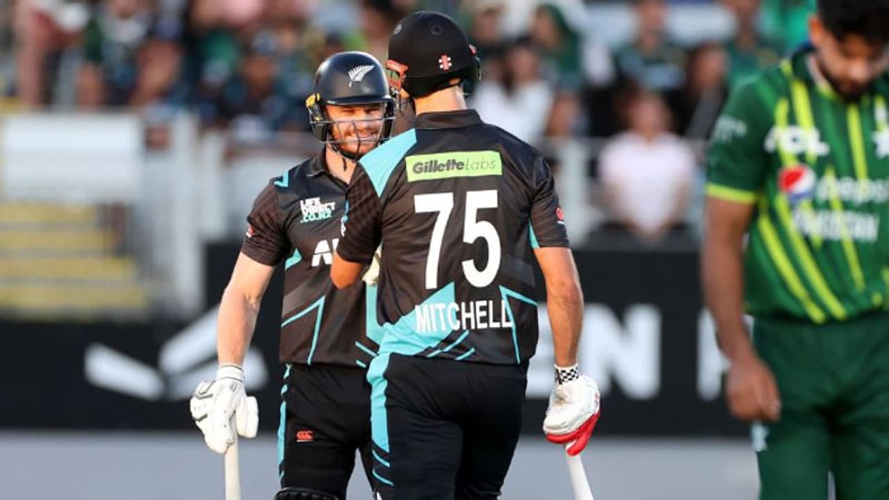 പാകിസ്ഥാനെതിരെ ആദ്യ ടി20യില്‍ കിവീസിന് കൂറ്റന്‍ സ്‌കോര്‍! മറുപടി ബാറ്റിംഗില്‍ സന്ദര്‍ശകരുടെ തിരിച്ചടി