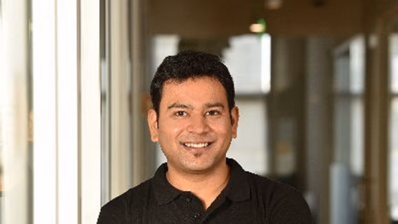 ಭಾರತೀಯ ಮಹಿಳೆಯರ ಆರ್ಥಿಕ ಸ್ವಾವಲಂಬನೆ ಕನಸಿಗೆ ವೇದಿಕೆ ಕಲ್ಪಿಸಿದ ಈತ ಈಗ ಬಿಲಿಯನೇರ್ ಉದ್ಯಮಿ