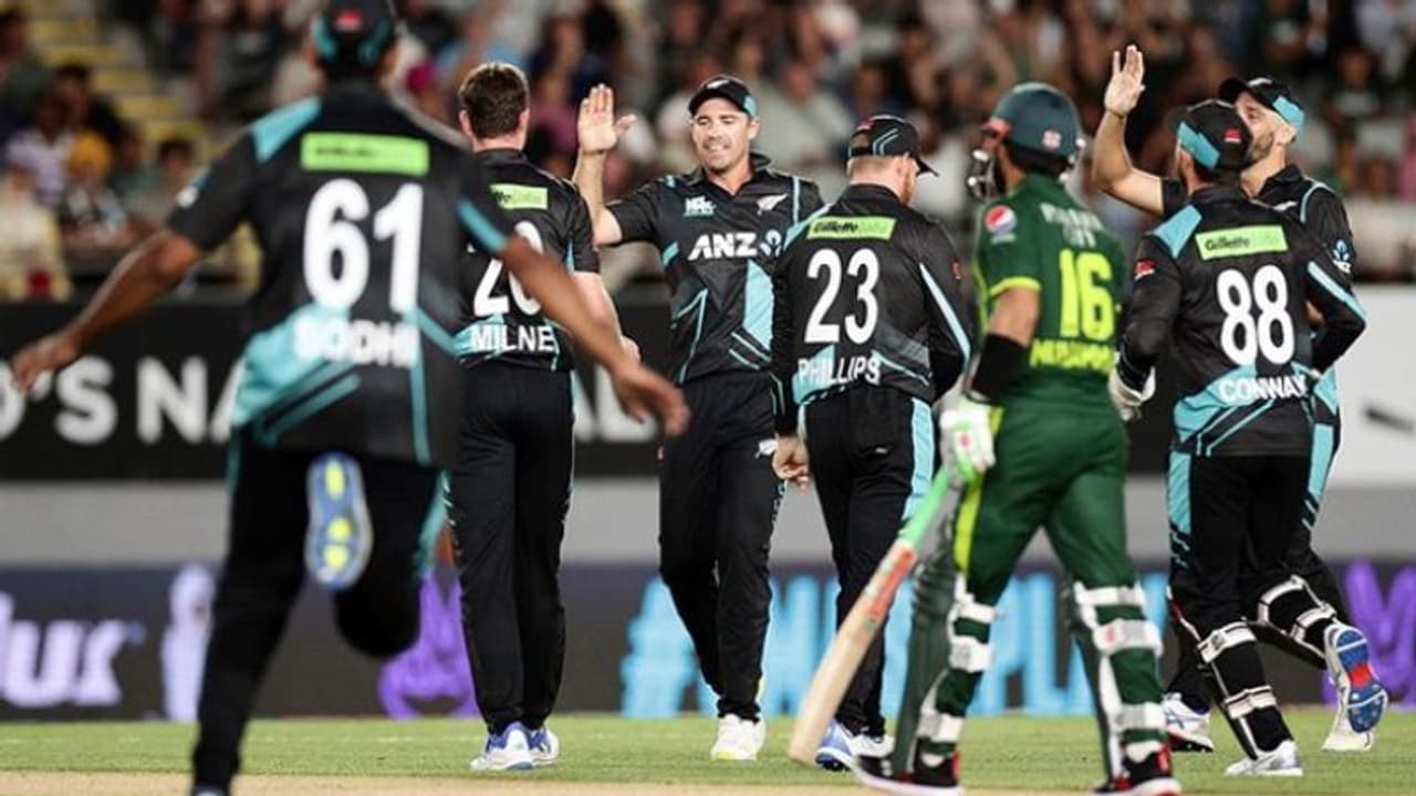 ഡാരില് മിച്ചലും വില്യംസണും അടിച്ചിട്ടു! സൗത്തി എറിഞ്ഞും വീഴ്ത്തി; പാകിസ്ഥാനെതിരെ ആദ്യ ടി20 കിവീസിന് ഡാരില് മിച്ചലും വില്യംസണും അടിച്ചിട്ടു! സൗത്തി എറിഞ്ഞും വീഴ്ത്തി; പാകിസ്ഥാനെതിരെ ആദ്യ ടി20 കിവീസിന്