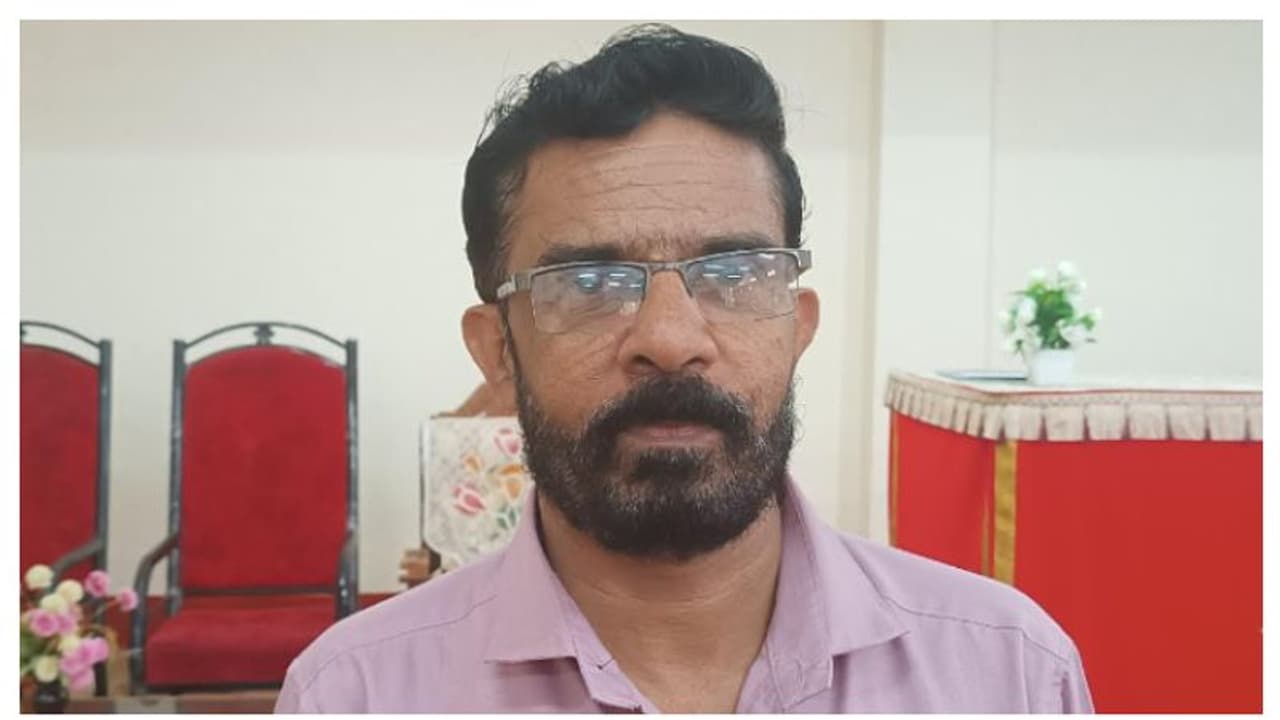 ഇടുക്കി കമ്പംമെട്ടിനു സമീപം കണ്ട മൃതദേഹം പള്ളിയിലെ പാസ്റ്ററുടേത്; മകൻ തിരിച്ചറിഞ്ഞു, ആത്മഹത്യയെന്ന് നിഗമനം ഇടുക്കി കമ്പംമെട്ടിനു സമീപം കണ്ട മൃതദേഹം പള്ളിയിലെ പാസ്റ്ററുടേത്; മകൻ തിരിച്ചറിഞ്ഞു, ആത്മഹത്യയെന്ന് നിഗമനം