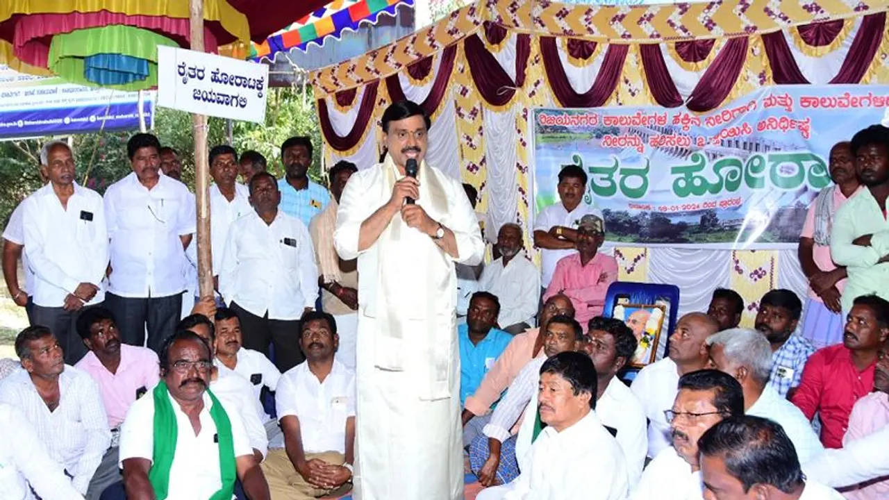 ರೈತರಿಗಾಗಿ ಹತ್ತು ಕೇಸ್ ಬಿದ್ದರೂ ಹೆದರಲ್ಲ: ಶಾಸಕ ಜನಾರ್ದನ ರೆಡ್ಡಿ ರೈತರಿಗಾಗಿ ಹತ್ತು ಕೇಸ್ ಬಿದ್ದರೂ ಹೆದರಲ್ಲ: ಶಾಸಕ ಜನಾರ್ದನ ರೆಡ್ಡಿ