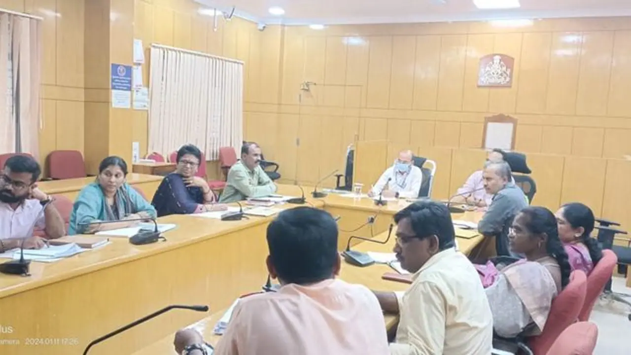 ತುಮಕೂರು : ಉಂಡೆ ಕೊಬ್ಬರಿ ಖರೀದಿಗೆ 21 ಕೇಂದ್ರ ತೆರೆಯಲು ನಿರ್ಣಯ ತುಮಕೂರು : ಉಂಡೆ ಕೊಬ್ಬರಿ ಖರೀದಿಗೆ 21 ಕೇಂದ್ರ ತೆರೆಯಲು ನಿರ್ಣಯ