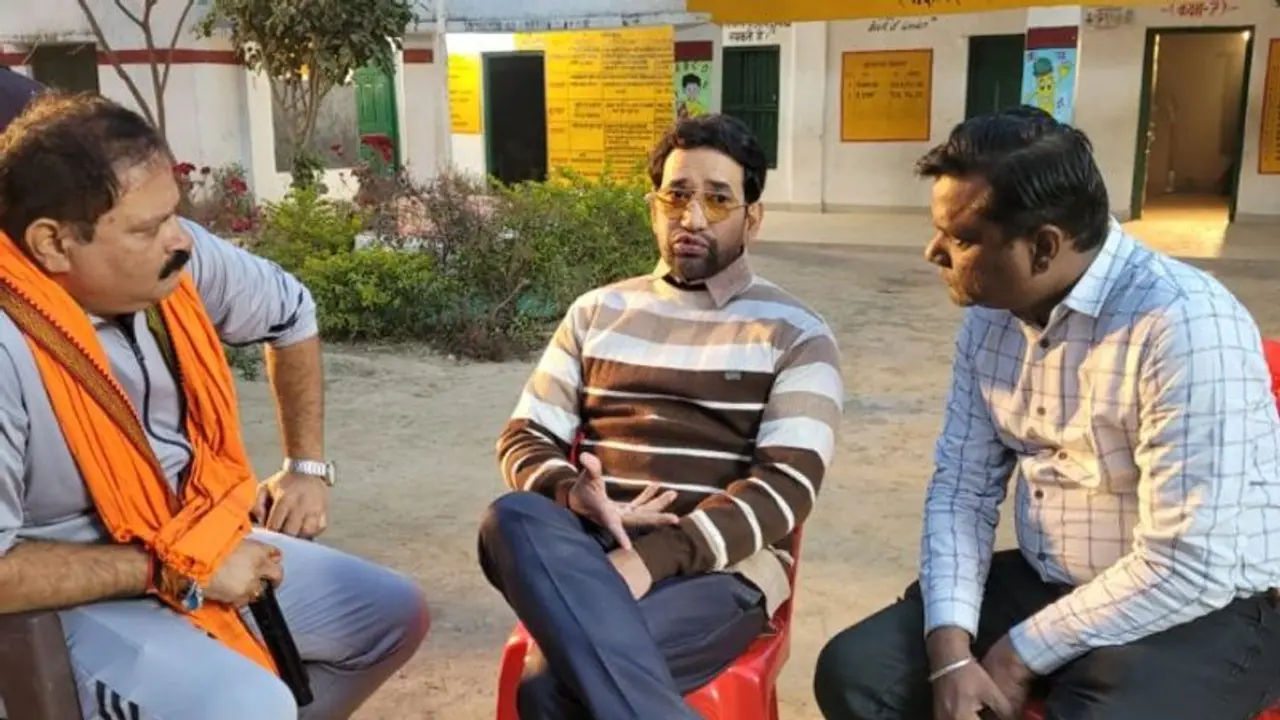 आजमगढ़ में   फिल्म "जुगल मास्टर" की शूटिंग करते दिखे दिनेश लाल यादव निरहुआ