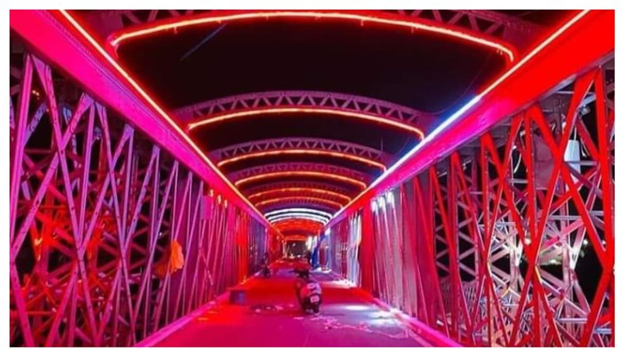 ഫറോക്ക് പാലം ഇനി ഹൈടെക്ക് ഇല്യുമിനേറ്റിംഗ് ബ്രിഡ്ജ്: സൗജന്യ വൈഫൈ, സെല്‍ഫി പോയിന്റ്, വീഡിയോ വാള്‍...