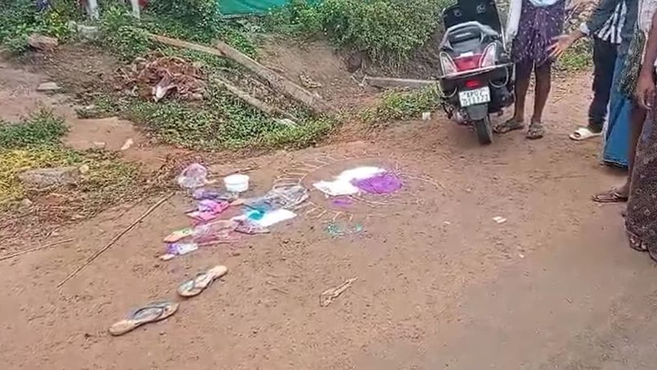 పండగ పూట విషాదం.. ముగ్గులు వేస్తుండగా దూసుకొచ్చిన లారీ.. యువతి మృతి.. పండగ పూట విషాదం.. ముగ్గులు వేస్తుండగా దూసుకొచ్చిన లారీ.. యువతి మృతి..