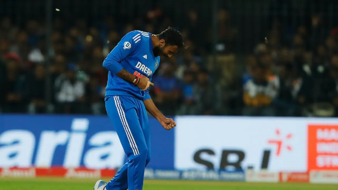 Axar Patel's T20 brilliance sparks debate: Parthiv Patel favours him over Ravindra Jadeja Axar Patel's T20 brilliance sparks debate: Parthiv Patel favours him over Ravindra Jadeja