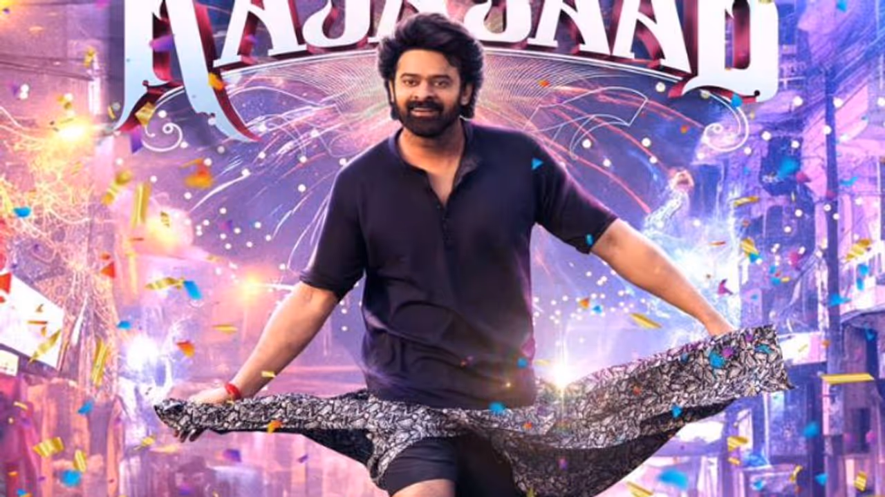 `ది రాజా సాబ్`.. ప్రభాస్, మారుతి సినిమా టైటిల్ ఫస్ట్ లుక్ వచ్చింది.. ఎలా ఉందంటే? `ది రాజా సాబ్`.. ప్రభాస్, మారుతి సినిమా టైటిల్ ఫస్ట్ లుక్ వచ్చింది.. ఎలా ఉందంటే?