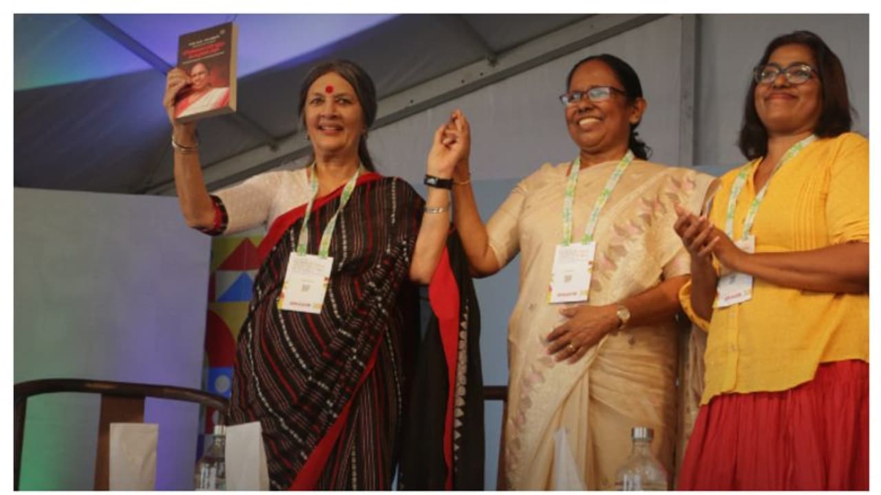 'മൈ ലൈഫ് ആസ് എ കോമറേഡ്'; കെ കെ ശൈലജയുടെ പുസ്തകം പുറത്തിറങ്ങി 