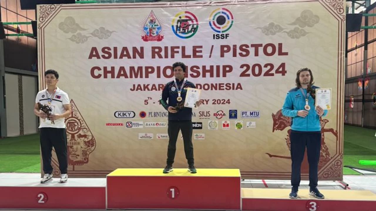 ஆசிய துப்பாக்கிச் சுடுதல் சாம்பியன்ஷிப் – தங்கம் வென்ற இந்திய வீரர் யோகேஷ் சிங்!