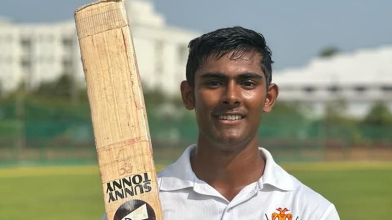 404 அடிச்சும் நாட் அவுட்; யுவராஜ் சிங்கின் 24 வருட சாதனை முறியடிப்பு – 18 வயது வீரரின் சாதனை! 404 அடிச்சும் நாட் அவுட்; யுவராஜ் சிங்கின் 24 வருட சாதனை முறியடிப்பு – 18 வயது வீரரின் சாதனை!