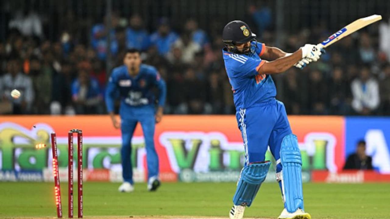 ക്യാപ്റ്റനാണ്, പക്ഷെ ഇതുവരെ ഒറ്റ റൺ പോലും നേടിയിട്ടില്ല, രോഹിത് ശർമക്കെതിരെ രൂക്ഷവിമര്ശനവുമായി മുന് താരം ക്യാപ്റ്റനാണ്, പക്ഷെ ഇതുവരെ ഒറ്റ റൺ പോലും നേടിയിട്ടില്ല, രോഹിത് ശർമക്കെതിരെ രൂക്ഷവിമര്ശനവുമായി മുന് താരം