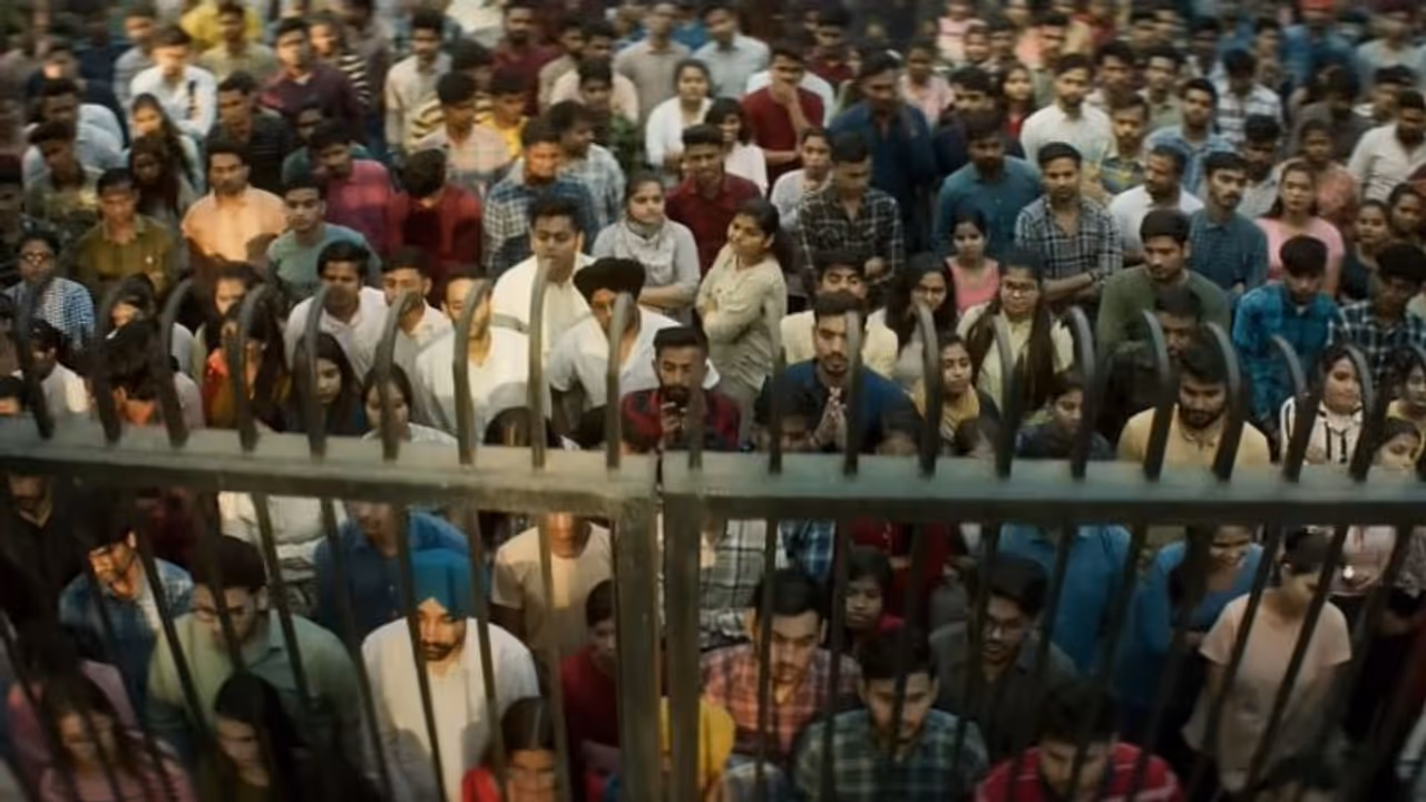 രണ്ടാഴ്ച മുന്പ് ഒടിടിയില്; പക്ഷേ തിയറ്റര് കളക്ഷന് വര്ധിക്കുന്നു! നിര്മ്മാതാക്കളെ അമ്പരപ്പിച്ച് ആ ചിത്രം രണ്ടാഴ്ച മുന്പ് ഒടിടിയില്; പക്ഷേ തിയറ്റര് കളക്ഷന് വര്ധിക്കുന്നു! നിര്മ്മാതാക്കളെ അമ്പരപ്പിച്ച് ആ ചിത്രം