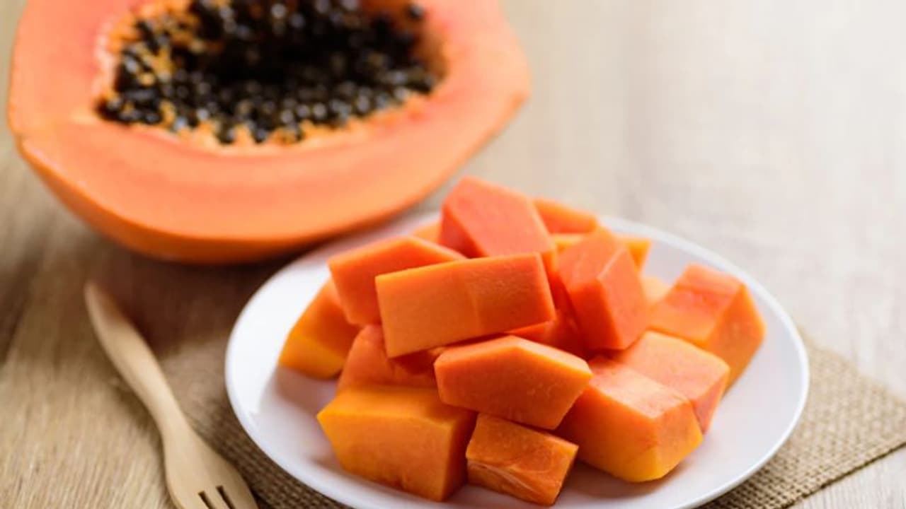 വണ്ണം കുറയ്ക്കാന് പപ്പായ; അറിയാം മറ്റ് ഗുണങ്ങള്... വണ്ണം കുറയ്ക്കാന് പപ്പായ; അറിയാം മറ്റ് ഗുണങ്ങള്...