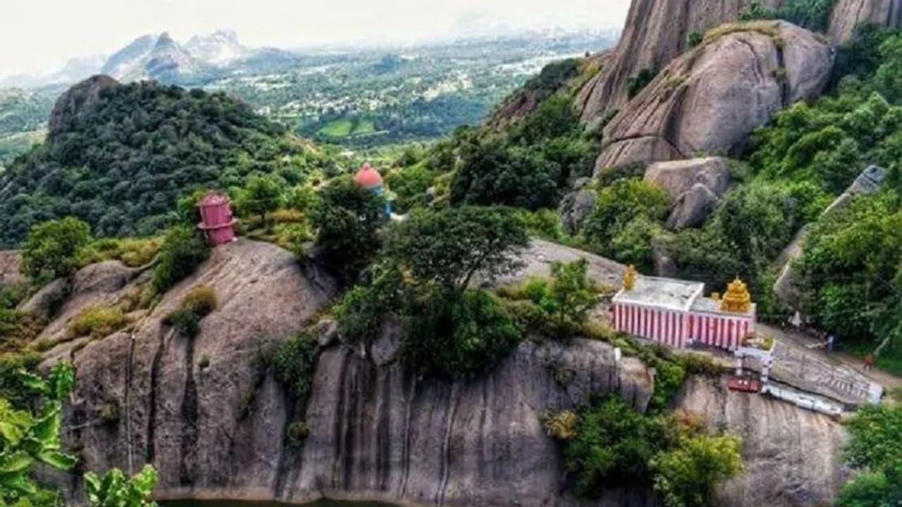 ಕೈ ನಾಯಕರಿಂದ ರಾಮಾಸ್ತ್ರ ಪ್ರಯೋಗ: ರಾಮನ ಅಸ್ತಿತ್ವ ಪ್ರಶ್ನಿಸಿದ್ದ ಕಾಂಗ್ರೆಸ್ನಿಂದ ಲೋಕ ಸಮರ ಗೆಲ್ಲಲು ರಾಮಜಪ ಕೈ ನಾಯಕರಿಂದ ರಾಮಾಸ್ತ್ರ ಪ್ರಯೋಗ: ರಾಮನ ಅಸ್ತಿತ್ವ ಪ್ರಶ್ನಿಸಿದ್ದ ಕಾಂಗ್ರೆಸ್ನಿಂದ ಲೋಕ ಸಮರ ಗೆಲ್ಲಲು ರಾಮಜಪ