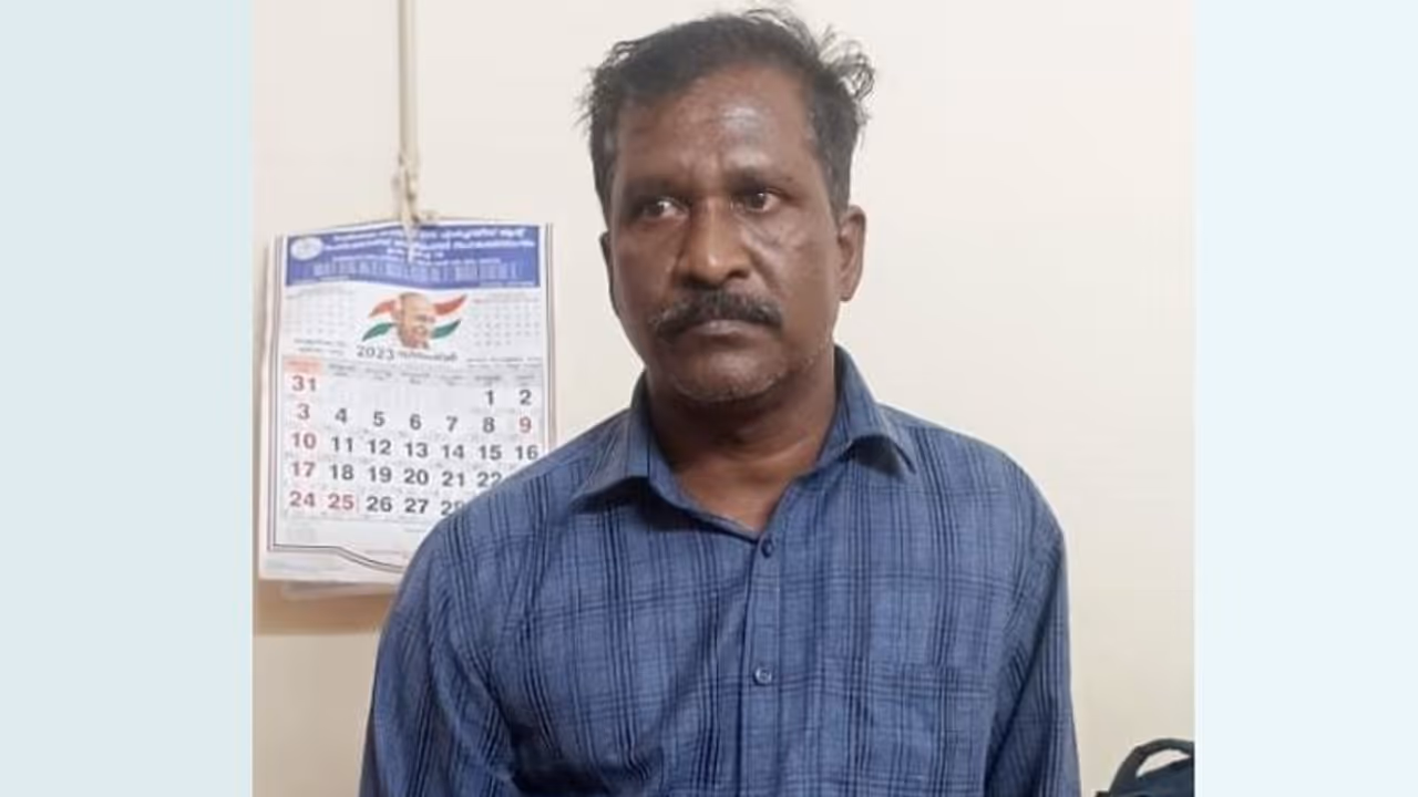 പൊലീസിനെ കൊണ്ട് പിടിപ്പിക്കും! 11കാരനോട് ക്രൂരത കാണിച്ച ശേഷം തട്ടുകടക്കാരന്റെ ഭീഷണി; 23 വര്ഷം തടവ് പൊലീസിനെ കൊണ്ട് പിടിപ്പിക്കും! 11കാരനോട് ക്രൂരത കാണിച്ച ശേഷം തട്ടുകടക്കാരന്റെ ഭീഷണി; 23 വര്ഷം തടവ്