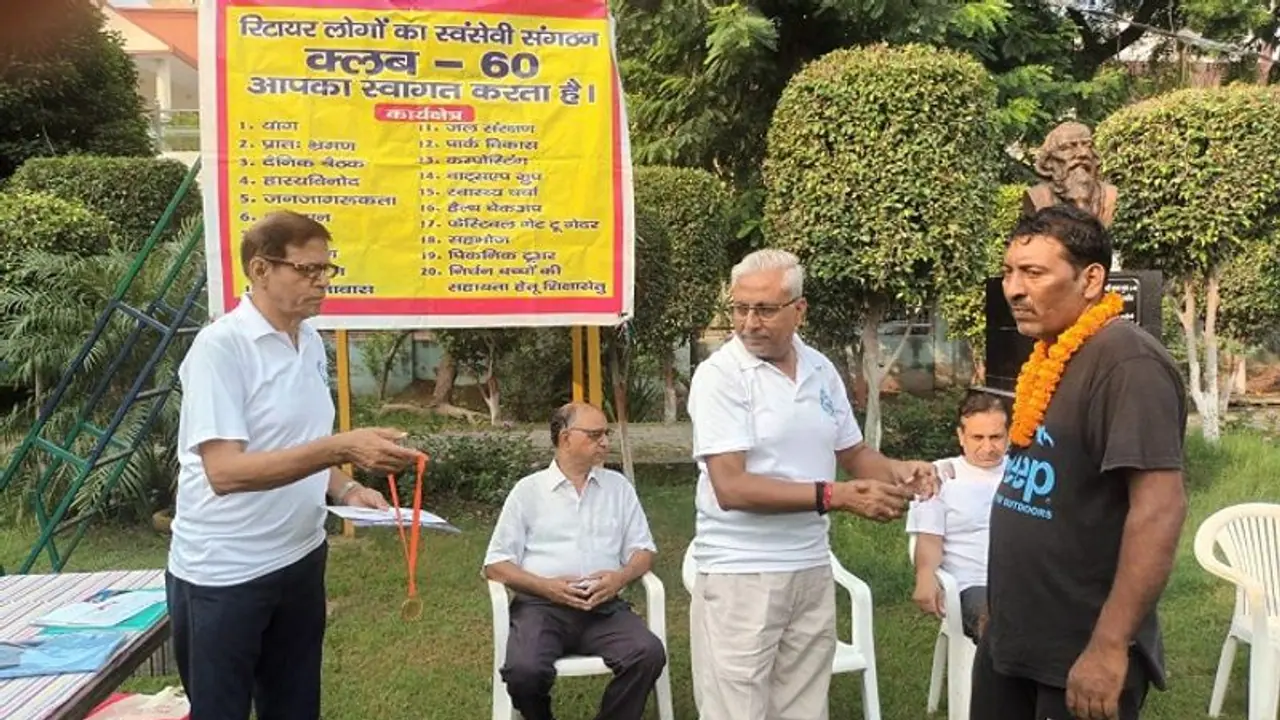 बुजुर्गों का क्लब 60: उन सीनियर सिटीजन के लिए बना मिसाल, जो घर बैठकर अपनी जिंदगी को लेकर रहते हैं उदास