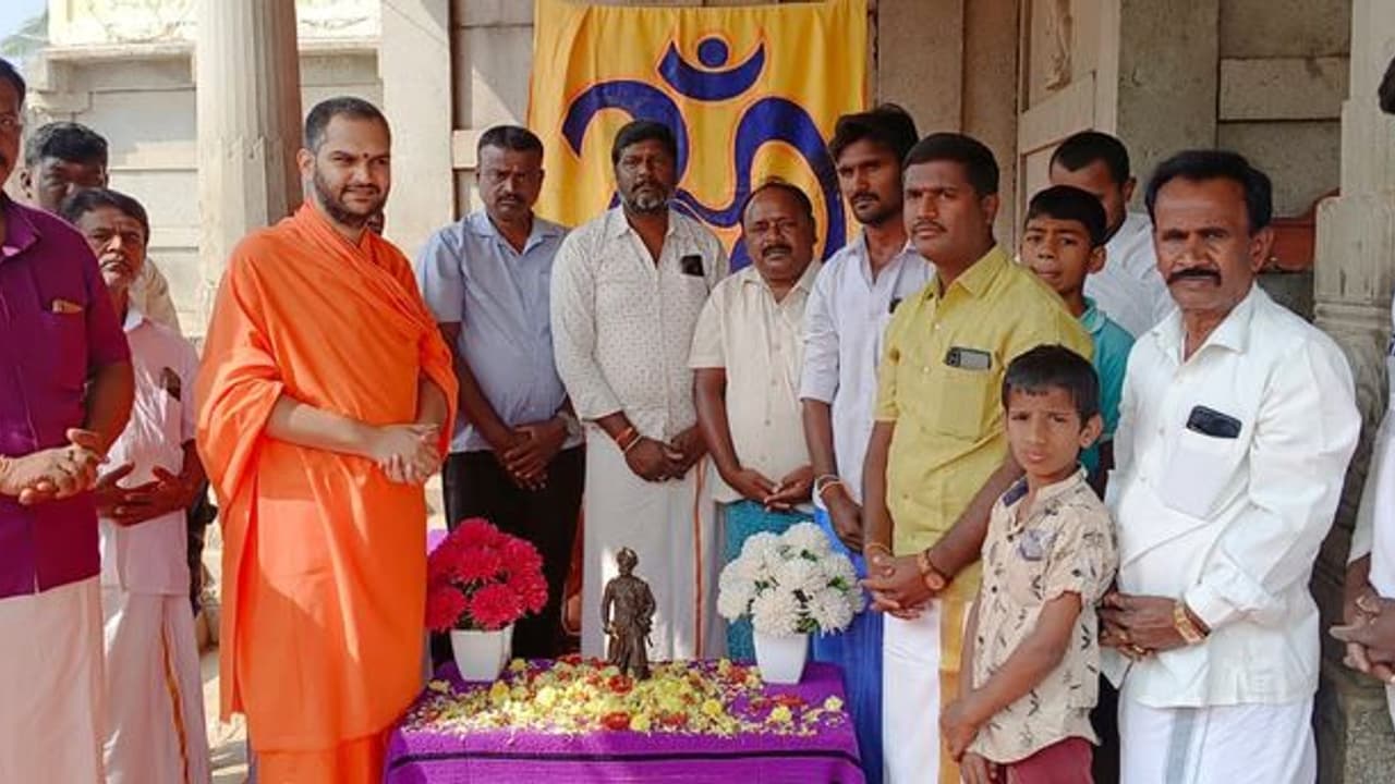 ಕೆಂಪೇಗೌಡರ ಜೀವನ ಚರಿತ್ರೆಯನ್ನು ಪಠ್ಯಪುಸ್ತಕದಲ್ಲಿ ಅಳವಡಿಸಿ : ಶ್ರೀ ನಂಜಾವಧೂತ ಸ್ವಾಮೀಜಿ ಕೆಂಪೇಗೌಡರ ಜೀವನ ಚರಿತ್ರೆಯನ್ನು ಪಠ್ಯಪುಸ್ತಕದಲ್ಲಿ ಅಳವಡಿಸಿ : ಶ್ರೀ ನಂಜಾವಧೂತ ಸ್ವಾಮೀಜಿ