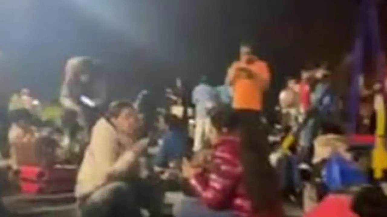 ರನ್‌ವೇ ಮೇಲೇ ವಿಮಾನ ಪ್ರಯಾಣಿಕರಿಗೆ ತಿಂಡಿ, ಊಟ: ಇಂಡಿಗೋಗೆ ಕೇಂದ್ರ ನೋಟಿಸ್‌