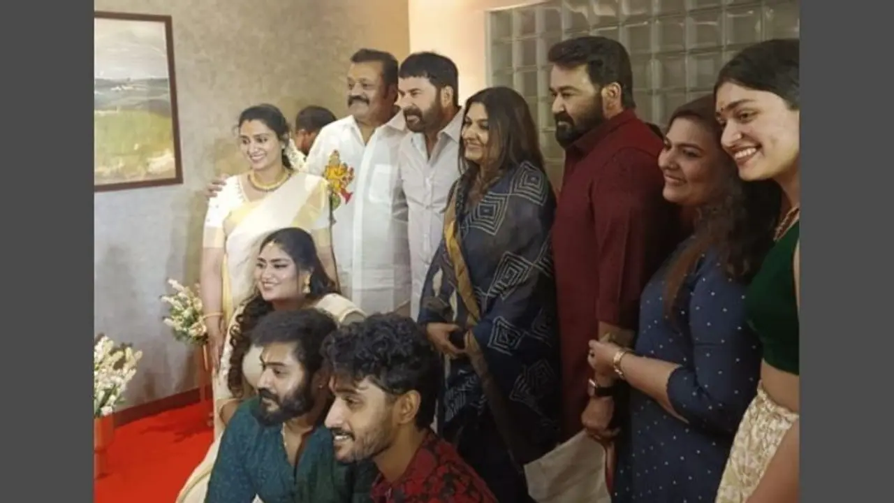 ഭാഗ്യ സുരേഷിന് വിവാഹ മംഗളം നേരാന് കുടുംബസമേതമെത്തി മമ്മൂട്ടിയും മോഹന്ലാലും ഭാഗ്യ സുരേഷിന് വിവാഹ മംഗളം നേരാന് കുടുംബസമേതമെത്തി മമ്മൂട്ടിയും മോഹന്ലാലും