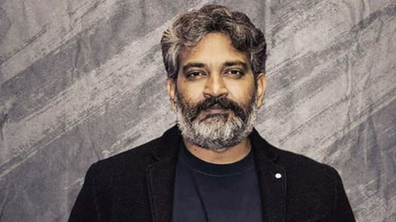 ಕರ್ನಾಟಕದಲ್ಲಿದ್ದ ಜಮೀನು ಕಳೆದುಕೊಂಡ್ವಿ, ಚೆನ್ನೈನಲ್ಲಿ ಚಿಕ್ಕ ಮನೆಯಲ್ಲಿದ್ವಿ; ಎಸ್ಎಸ್ ರಾಜಮೌಳಿ ಕರ್ನಾಟಕದಲ್ಲಿದ್ದ ಜಮೀನು ಕಳೆದುಕೊಂಡ್ವಿ, ಚೆನ್ನೈನಲ್ಲಿ ಚಿಕ್ಕ ಮನೆಯಲ್ಲಿದ್ವಿ; ಎಸ್ಎಸ್ ರಾಜಮೌಳಿ