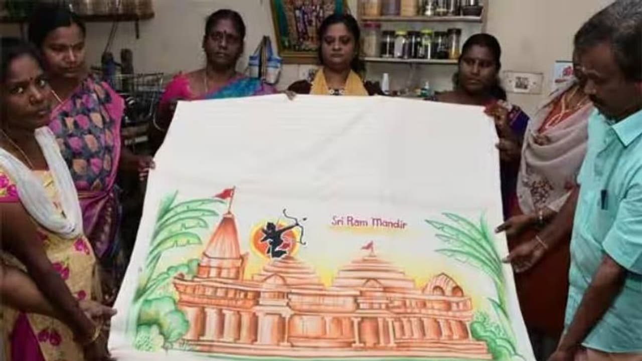 அயோத்தி கோயில் கும்பாபிஷேகம்.. சீதா தேவிக்கு வாழை நார் புடவை அனுப்பிய அனகாபுத்தூர் நெசவு குழு..