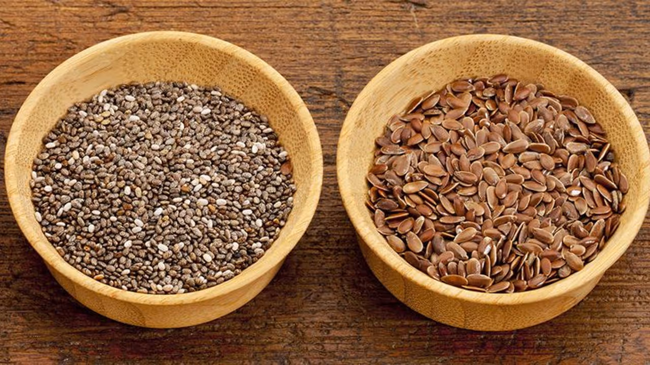 ഫ്ളാക്സ് സീഡോ ചിയ വിത്തോ? ശരീരഭാരം കുറയ്ക്കാൻ കൂടുതൽ നല്ലത് ഏതാണ്? ഫ്ളാക്സ് സീഡോ ചിയ വിത്തോ? ശരീരഭാരം കുറയ്ക്കാൻ കൂടുതൽ നല്ലത് ഏതാണ്?