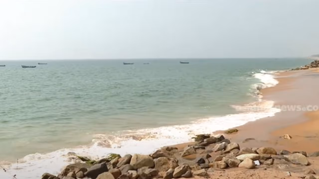 അഞ്ച് മാസം, 20 കോടി ചെലവ്, പൂന്തുറയിൽ തീരശോഷണം തടയാൻ ജിയോ ട്യൂബ് സ്ഥാപിക്കലിന്‍റെ രണ്ടാംഘട്ട നിർമാണം 