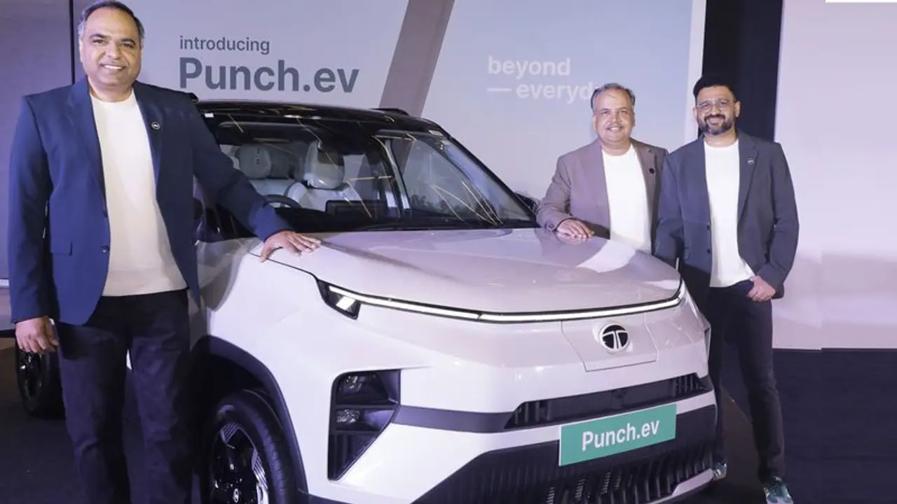 ಅತೀ ಕಡಿಮೆ ಬೆಲೆಯಲ್ಲಿ ಟಾಟಾ ಪಂಚ್ ಎಲೆಕ್ಟ್ರಿಕ್ SUV ಕಾರು ಬಿಡುಗಡೆ, 421 ಕಿ.ಮೀ ಮೈಲೇಜ್ ಅತೀ ಕಡಿಮೆ ಬೆಲೆಯಲ್ಲಿ ಟಾಟಾ ಪಂಚ್ ಎಲೆಕ್ಟ್ರಿಕ್ SUV ಕಾರು ಬಿಡುಗಡೆ, 421 ಕಿ.ಮೀ ಮೈಲೇಜ್