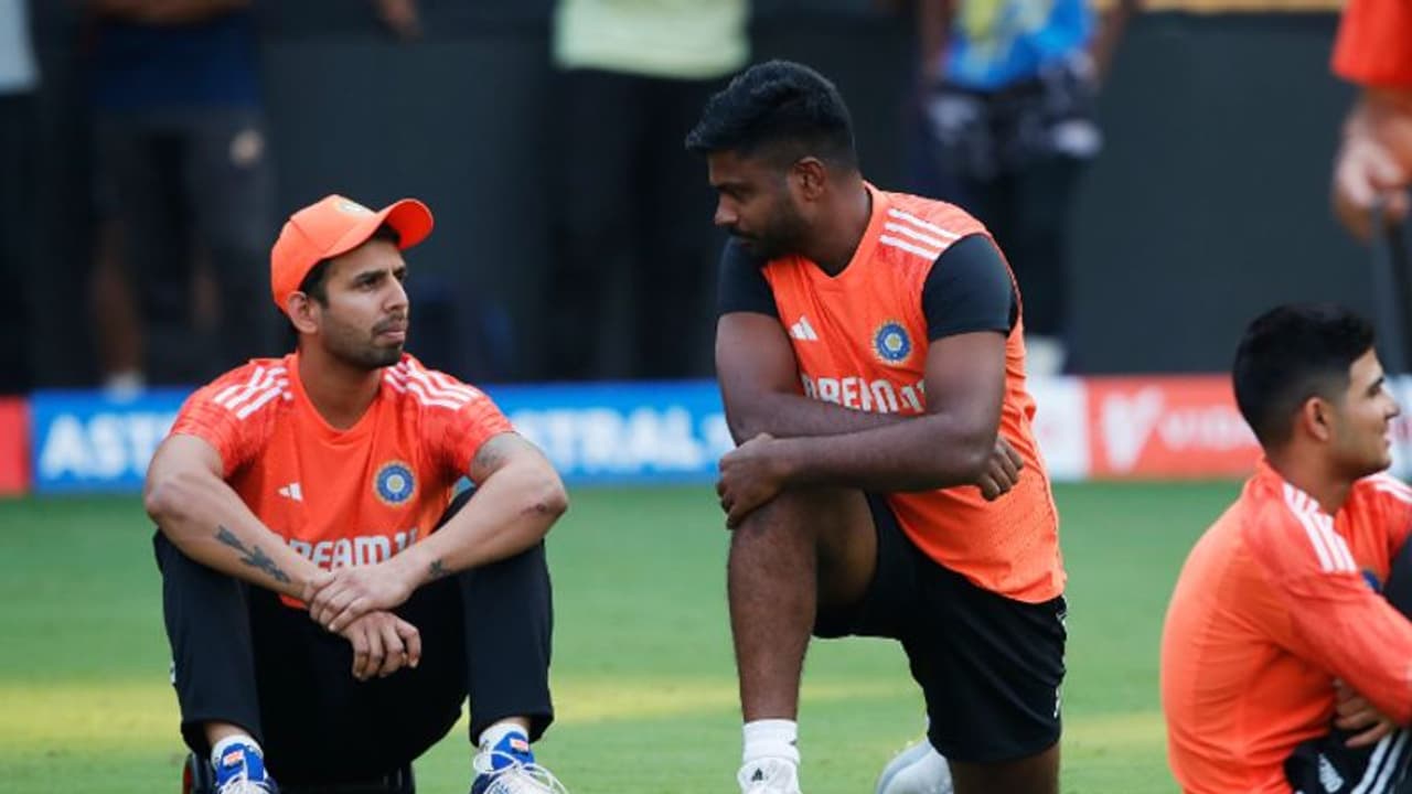 സഞ്ജു സാംസണിന് ലാസ്റ്റ് ബസ്, ഒടുവില് ഇലവനില്; ഇന്ത്യ അഫ്ഗാന് മൂന്നാം ട്വന്റി 20ക്ക് ടോസ് വീണു സഞ്ജു സാംസണിന് ലാസ്റ്റ് ബസ്, ഒടുവില് ഇലവനില്; ഇന്ത്യ അഫ്ഗാന് മൂന്നാം ട്വന്റി 20ക്ക് ടോസ് വീണു