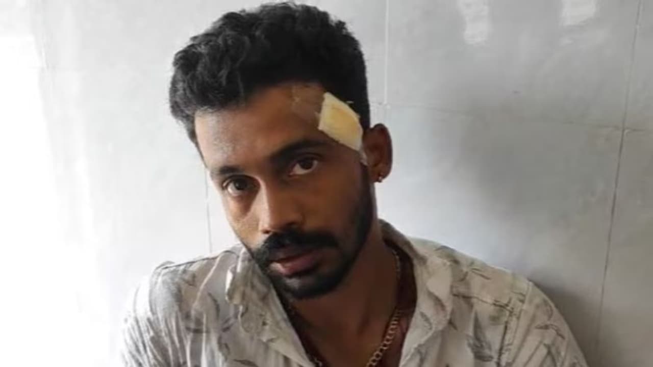 'അക്ഷതം വിതരണം ചെയ്യുന്നതിനിടെ മര്‍ദ്ദിച്ചു'; പരാതിയുമായി യുവാവ്