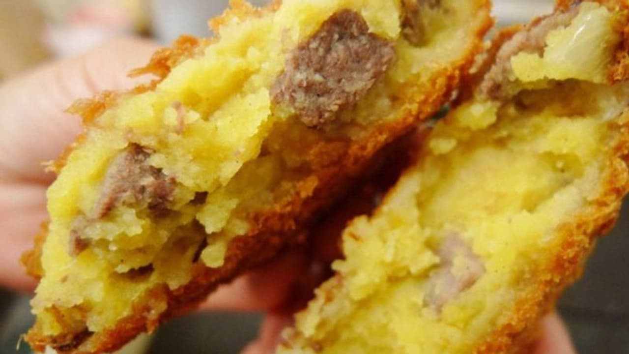 ഇതാ ഇവിടെയുണ്ട് ഒരു കിടിലൻ ബീഫ് ഐറ്റം, വായിൽ വെള്ളമൂറാൻ വരട്ടെ; കഴിക്കാൻ ഒരിത്തിരി കാത്തിരിക്കണം, 38 വര്ഷം! ഇതാ ഇവിടെയുണ്ട് ഒരു കിടിലൻ ബീഫ് ഐറ്റം, വായിൽ വെള്ളമൂറാൻ വരട്ടെ; കഴിക്കാൻ ഒരിത്തിരി കാത്തിരിക്കണം, 38 വര്ഷം!