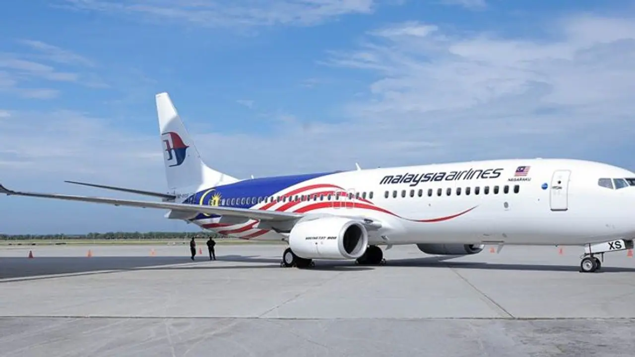 சென்னை விமான நிலையத்தில் பரபரப்பு.. அதிஷ்டவசமாக உயிர் தப்பிய 160 பேர்.! நடந்தது என்ன? சென்னை விமான நிலையத்தில் பரபரப்பு.. அதிஷ்டவசமாக உயிர் தப்பிய 160 பேர்.! நடந்தது என்ன?