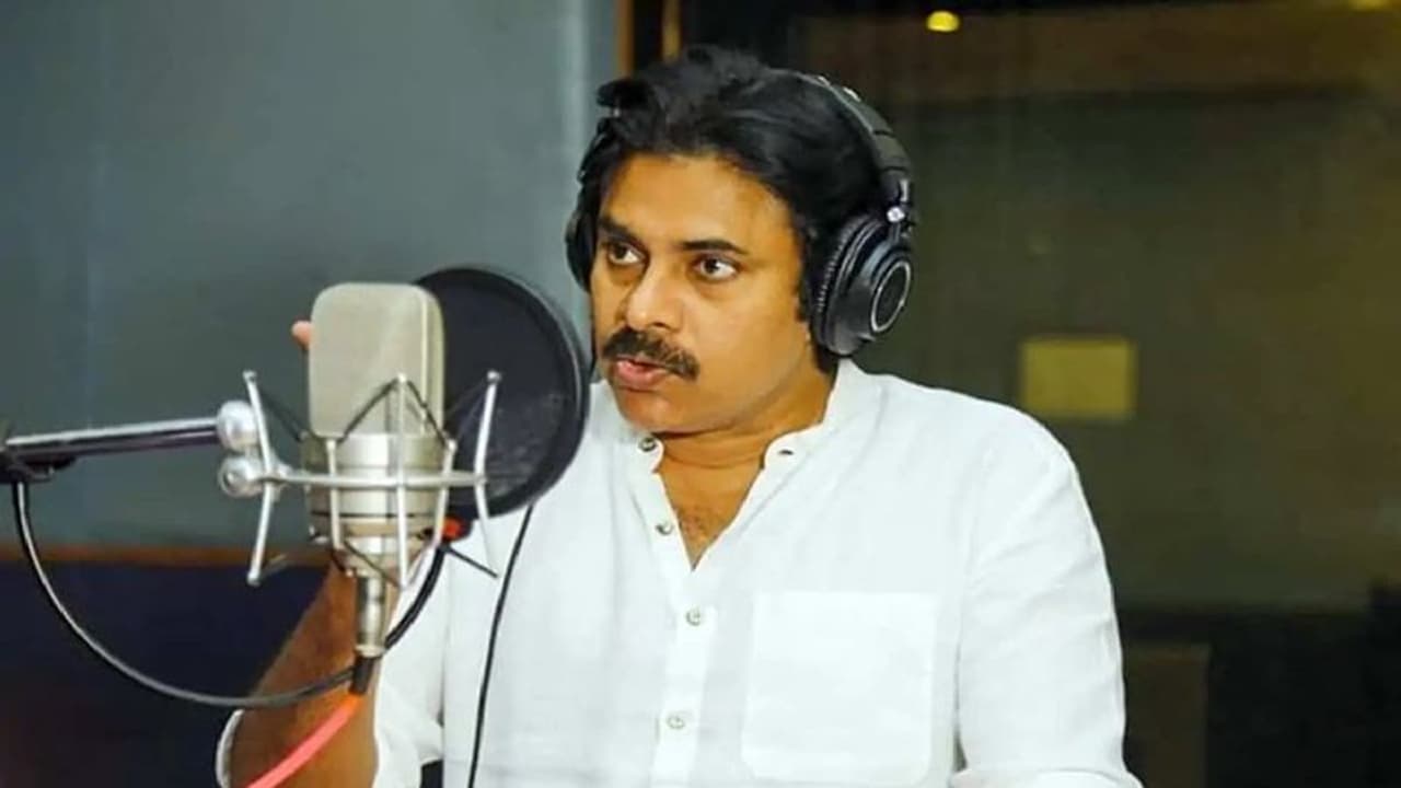 మరోసారి గొంతు సవరించబోతున్న పవర్ స్టార్ పవన్ కళ్యాణ్, ఈసారి ఏ సినిమా కోసం అంటే..? మరోసారి గొంతు సవరించబోతున్న పవర్ స్టార్ పవన్ కళ్యాణ్, ఈసారి ఏ సినిమా కోసం అంటే..?