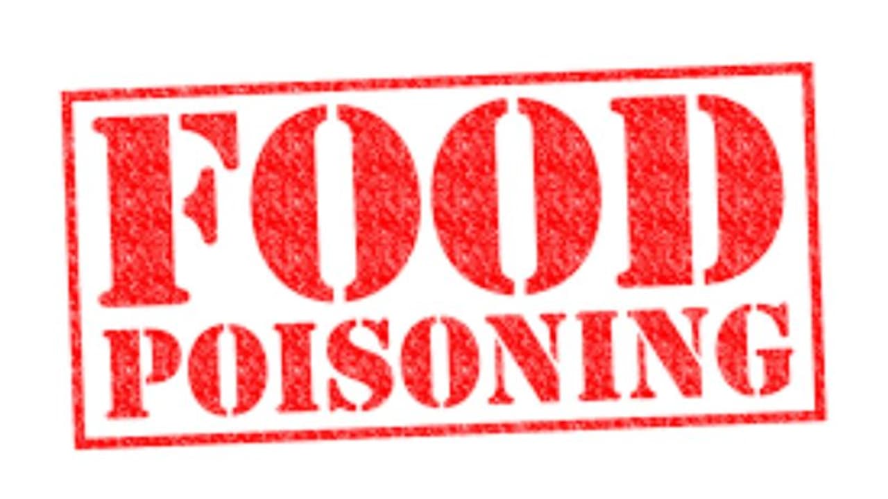 വിവാഹചടങ്ങിൽ ഭക്ഷണം കഴിച്ച 150 പേർക്ക് ഭക്ഷ്യവിഷബാധ; വെൽകം ഡ്രിങ്കിൽ നിന്നെന്ന് സംശയം; സംഭവം പാലക്കാട് വിവാഹചടങ്ങിൽ ഭക്ഷണം കഴിച്ച 150 പേർക്ക് ഭക്ഷ്യവിഷബാധ; വെൽകം ഡ്രിങ്കിൽ നിന്നെന്ന് സംശയം; സംഭവം പാലക്കാട്