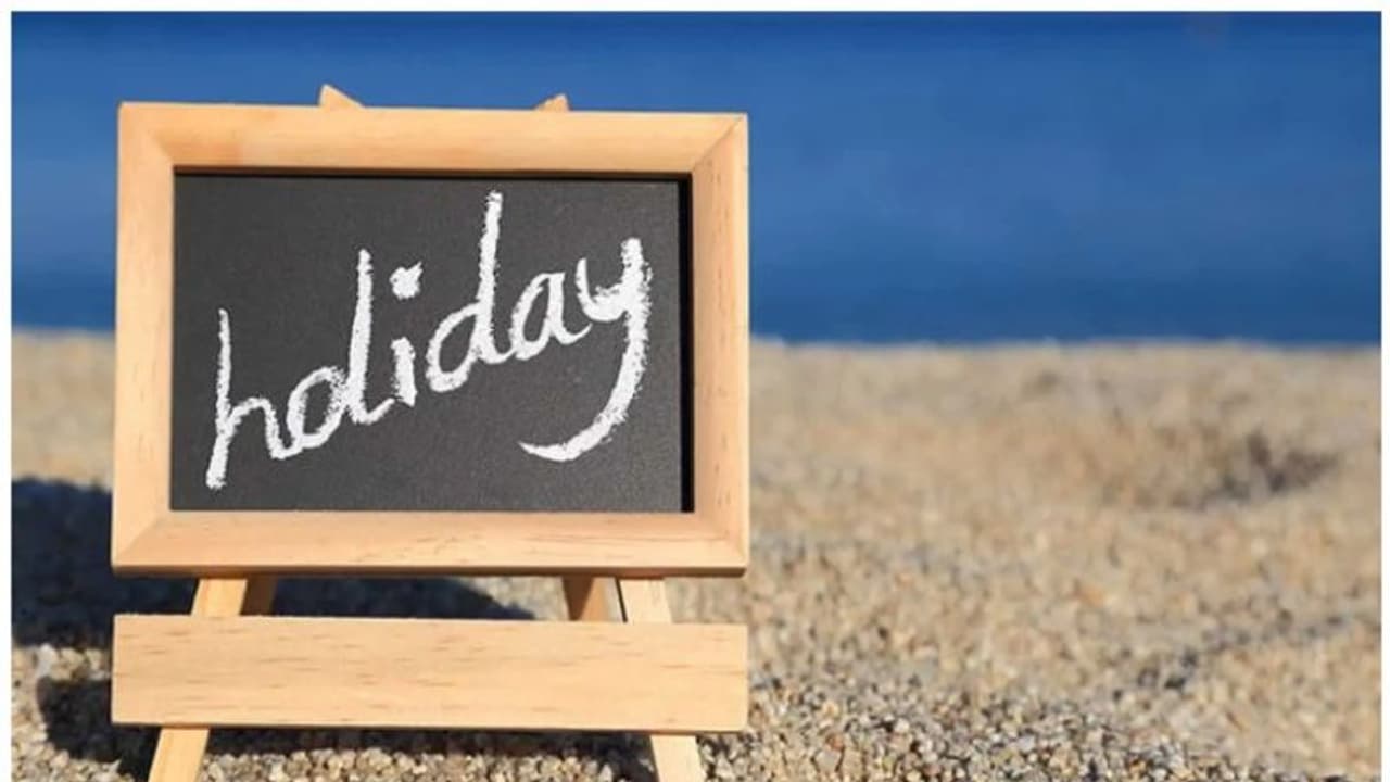 നെഹ്റു ട്രോഫി വള്ളംകളി; 28ന് ആലപ്പുഴ ജില്ലയിൽ പൊതു അവധി പ്രഖ്യാപിച്ച് ജില്ലാ കളക്ടർ നെഹ്റു ട്രോഫി വള്ളംകളി; 28ന് ആലപ്പുഴ ജില്ലയിൽ പൊതു അവധി പ്രഖ്യാപിച്ച് ജില്ലാ കളക്ടർ