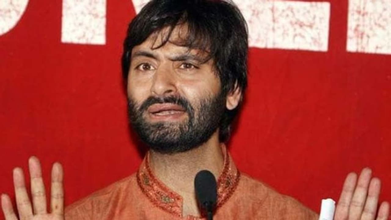 IAF வீரர்கள் மீது தாக்குதல்.. துப்பாக்கிச் சூடு நடத்தியது யாசின் மாலிக் தான் சாட்சி அளித்த வாக்குமூலம்! IAF வீரர்கள் மீது தாக்குதல்.. துப்பாக்கிச் சூடு நடத்தியது யாசின் மாலிக் தான் சாட்சி அளித்த வாக்குமூலம்!